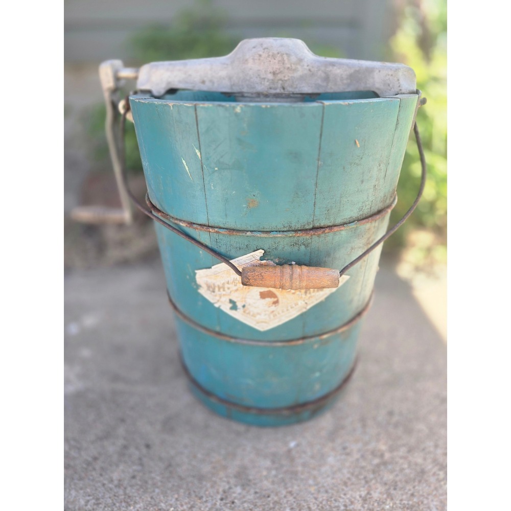 Vintage White Mountain 6 Quart Hand Crank Ice Cream Maker Blue Wood Bucket USA